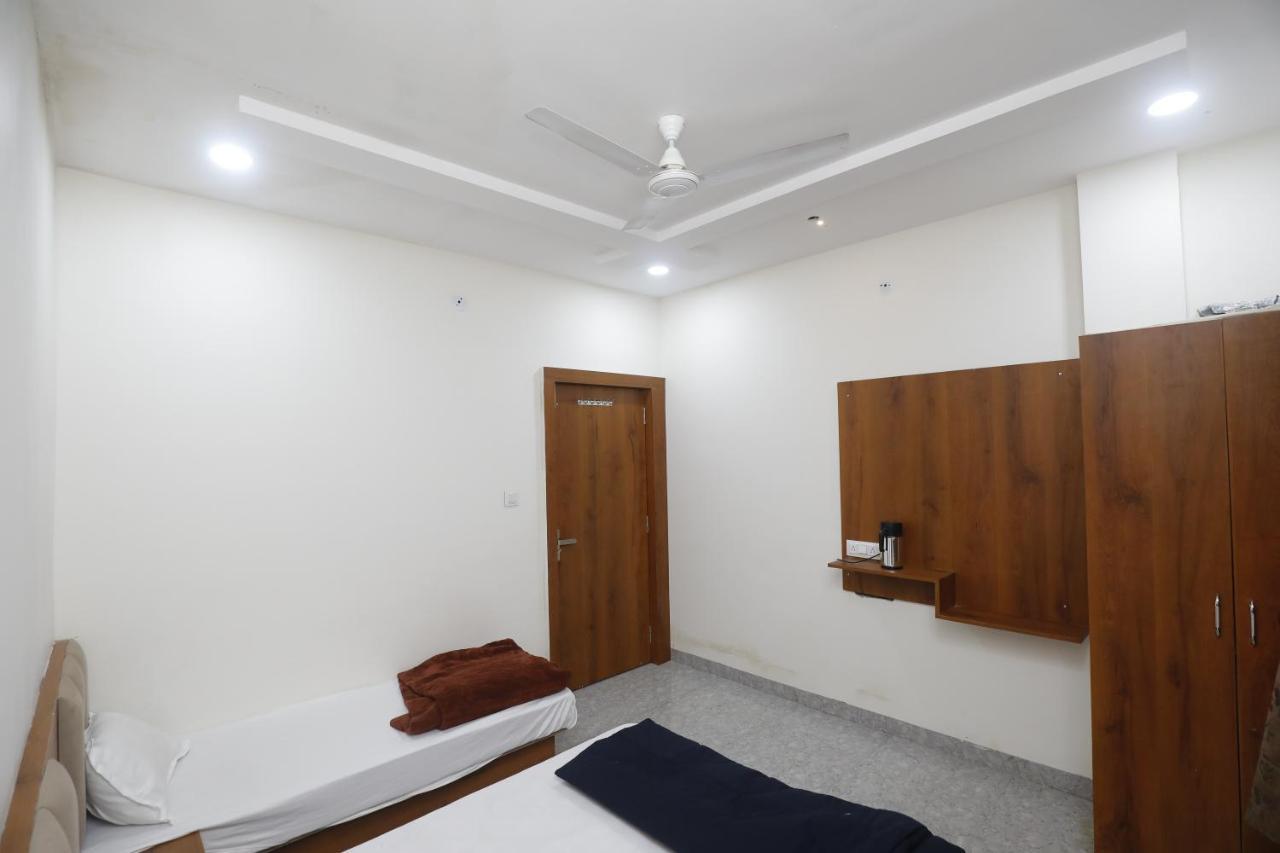 Hotel Garima Удджайн Екстер'єр фото